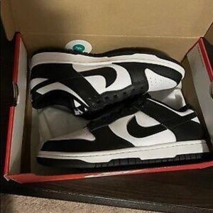 dunk low size 8 panda